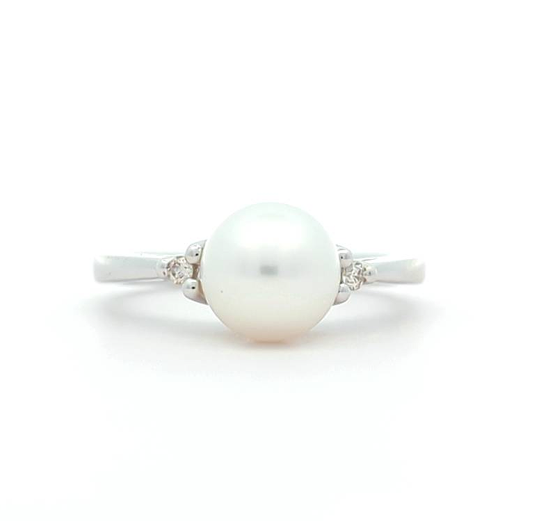 14KT White Gold Fresh Water Pearl and 0.04ctw Diamond Ring size 6.5