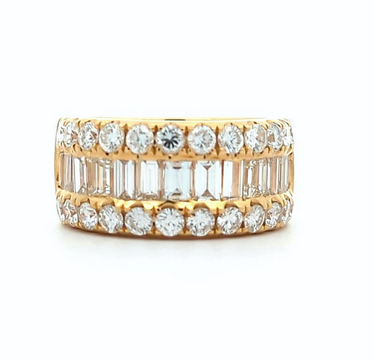 18KT Yellow Gold 3.24ctw Diamond Estate Band size 6.5
