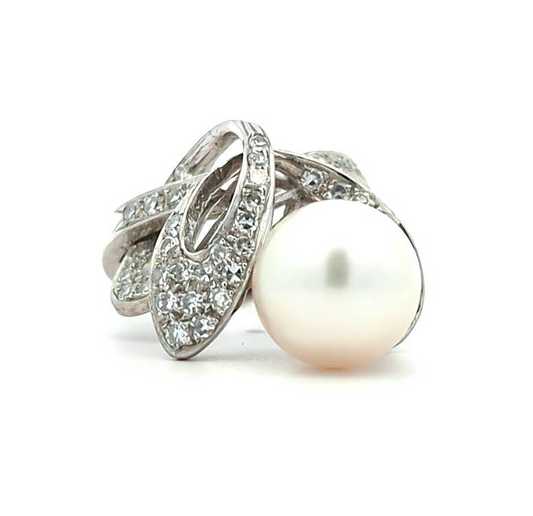 14KT White Gold Pearl and 0.60ctw Diamond Estate Ring size 4.25