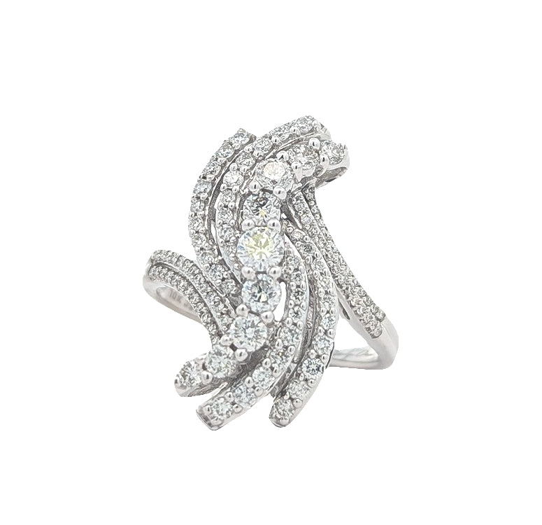 10KT White Gold 0.91ctw Diamond Estate Cluster Ring size 6.5