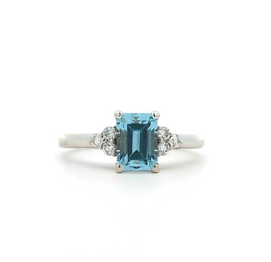 14KT White Gold Aquamarine and 0.14ctw Diamond Ring size 6.5