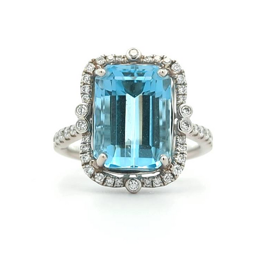 18KT White Gold Aquamarine and 0.36ctw Diamond Estate Ring size 6.75