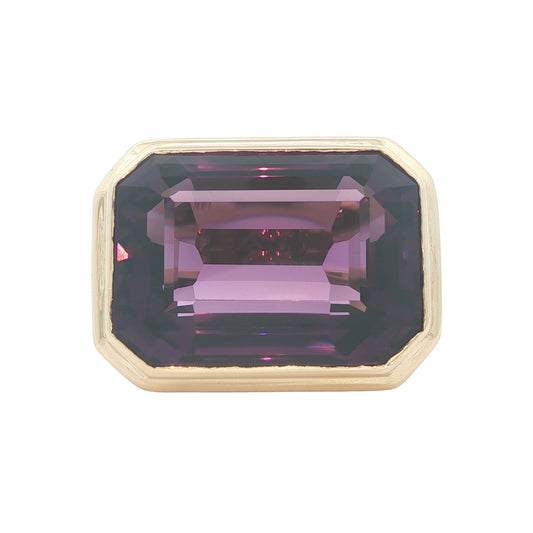 14KT Yellow Gold Solitaire Amethyst Ring size 8.5